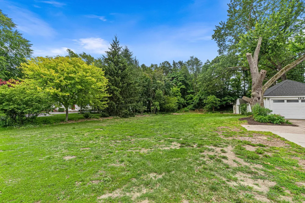 1632 W Lakewood Boulevard Park Township, MI 49424