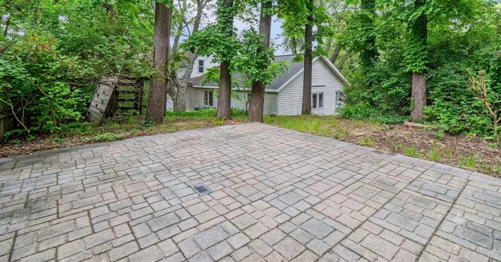 1632 W Lakewood Boulevard Park Township, MI 49424