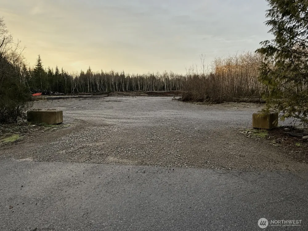7507 Us Highway 101 Amanda Park, WA 98526