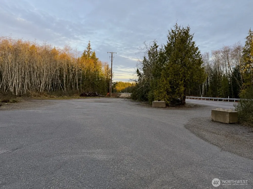 7507 Us Highway 101 Amanda Park, WA 98526