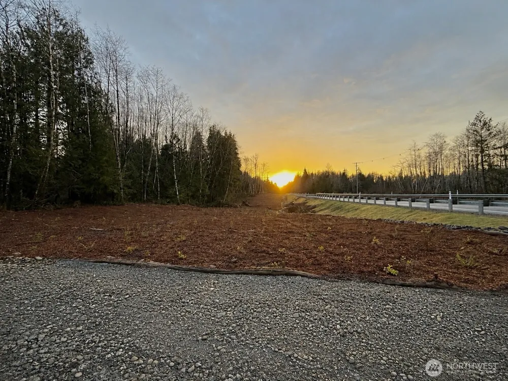 7507 Us Highway 101 Amanda Park, WA 98526
