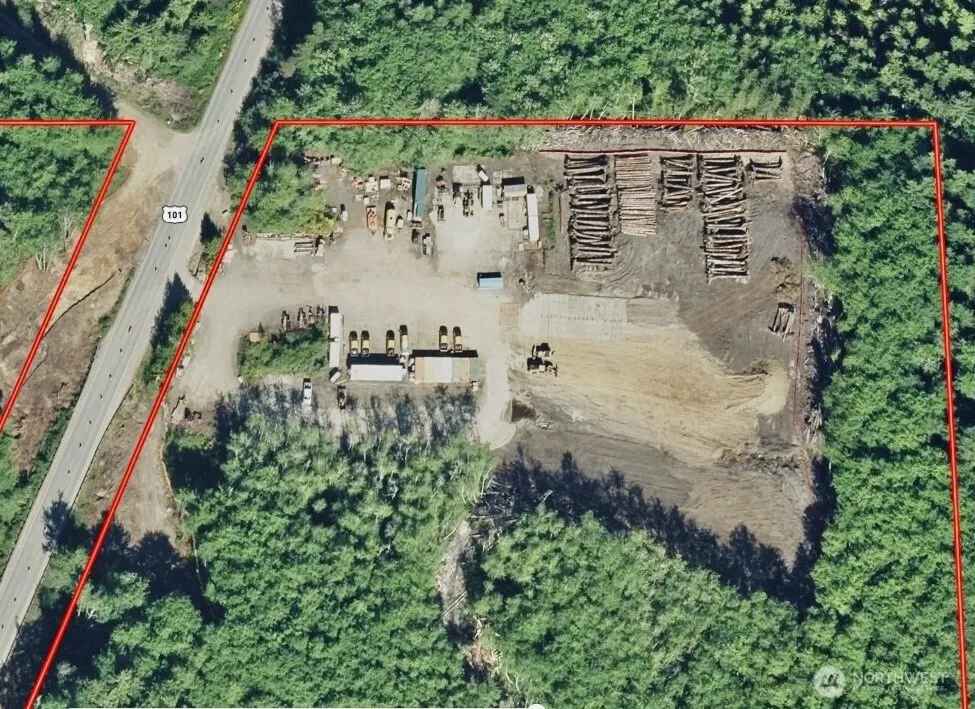 7507 Us Highway 101 Amanda Park, WA 98526