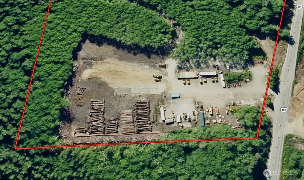 7507 Us Highway 101 Amanda Park, WA 98526