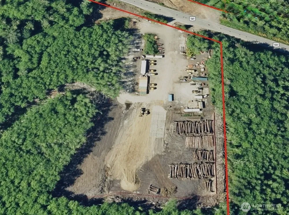 7507 Us Highway 101 Amanda Park, WA 98526