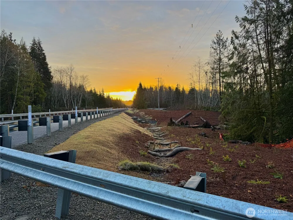 7507 Us Highway 101 Amanda Park, WA 98526