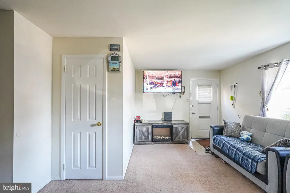 1728 BORBECK AVENUE Philadelphia, PA 19111