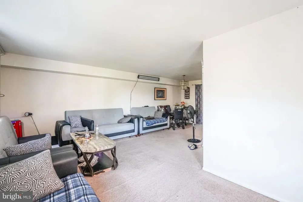 1728 BORBECK AVENUE Philadelphia, PA 19111