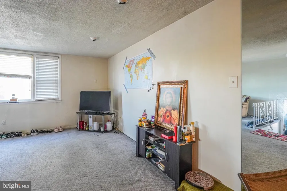 1728 BORBECK AVENUE Philadelphia, PA 19111