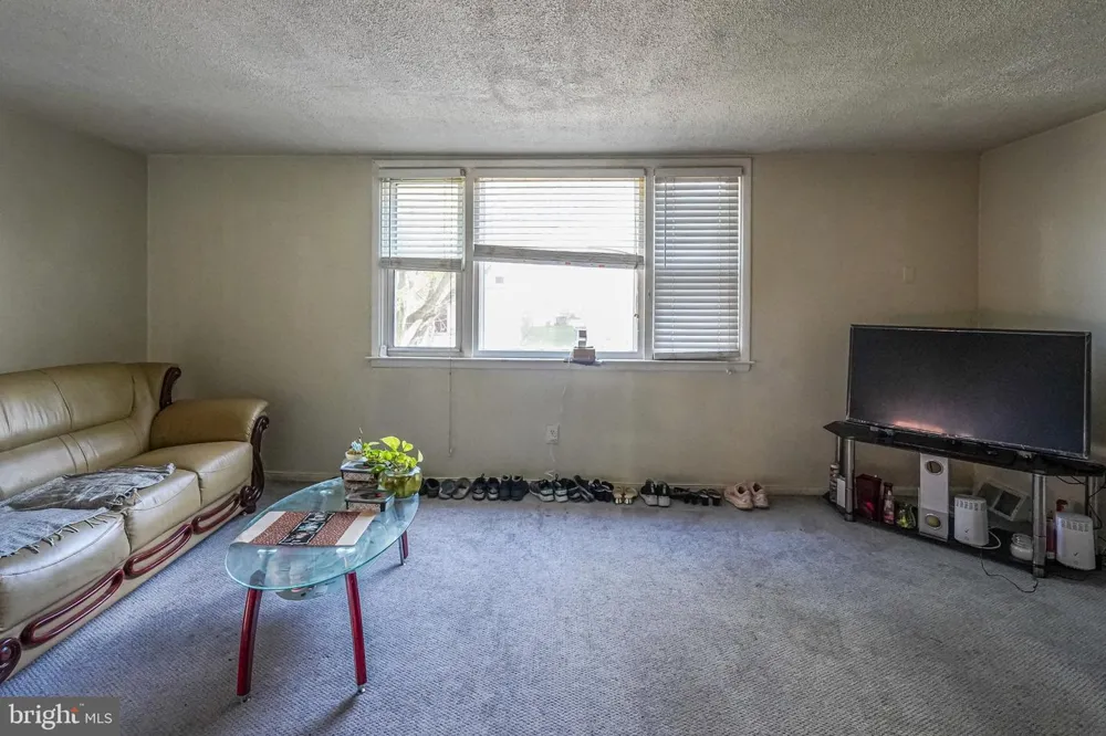 1728 BORBECK AVENUE Philadelphia, PA 19111