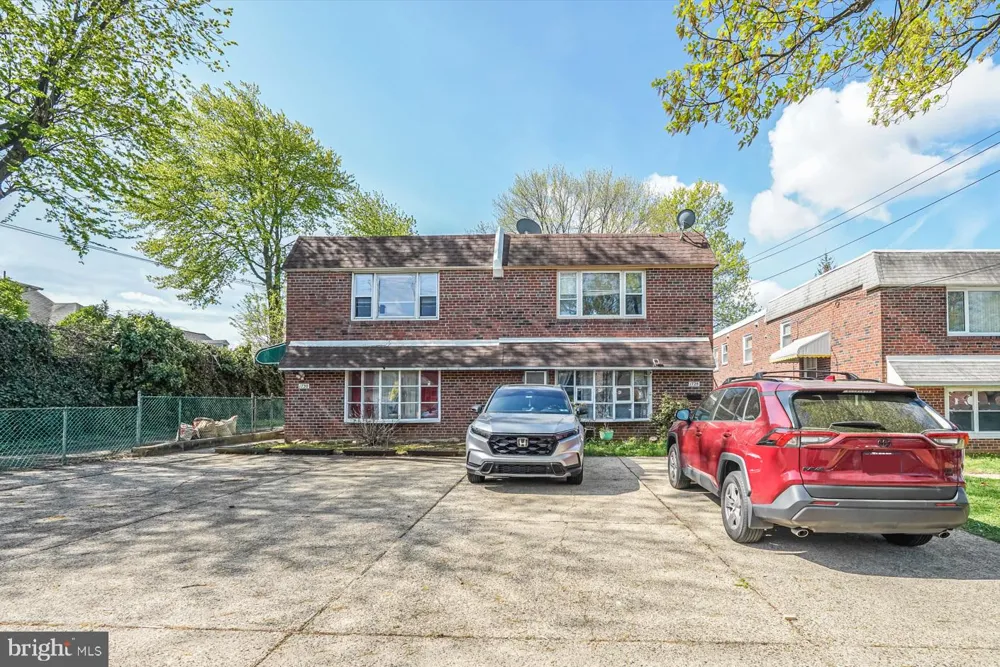 1728 BORBECK AVENUE Philadelphia, PA 19111