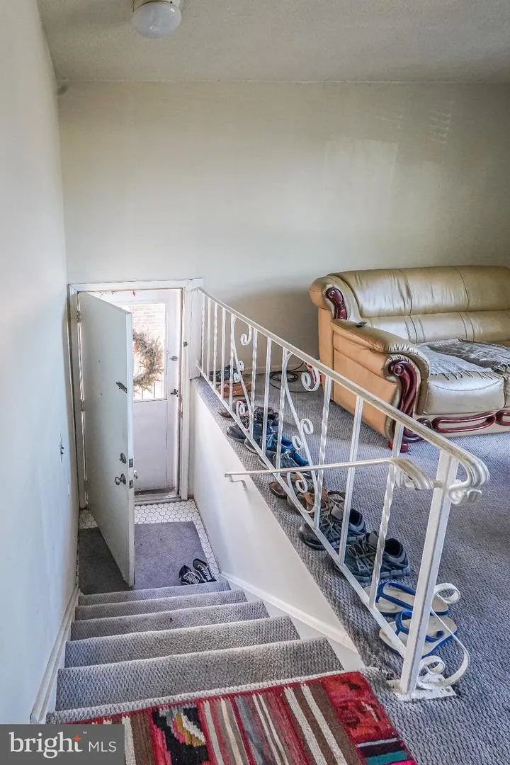 1728 BORBECK AVENUE Philadelphia, PA 19111
