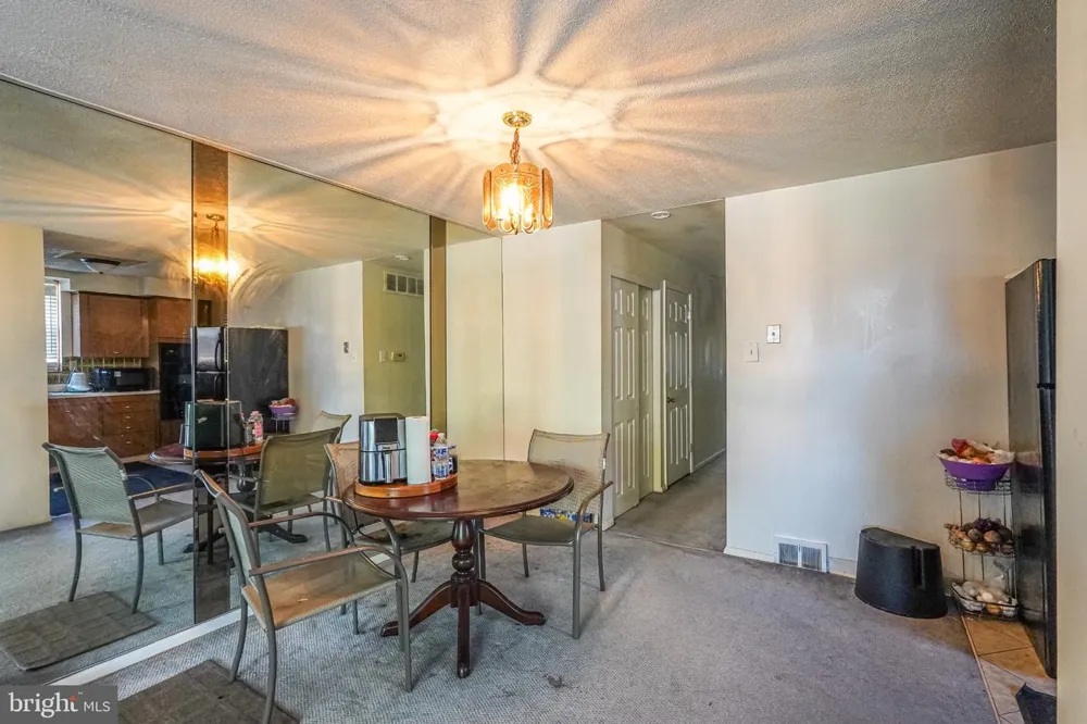 1728 BORBECK AVENUE Philadelphia, PA 19111