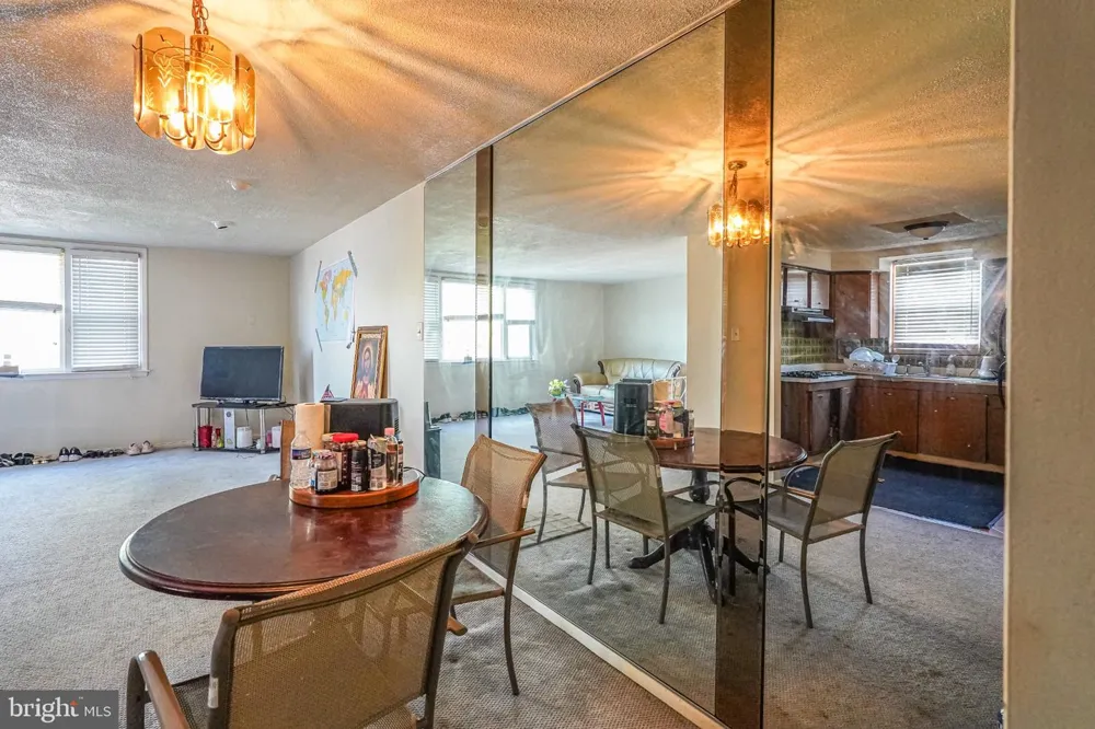 1728 BORBECK AVENUE Philadelphia, PA 19111