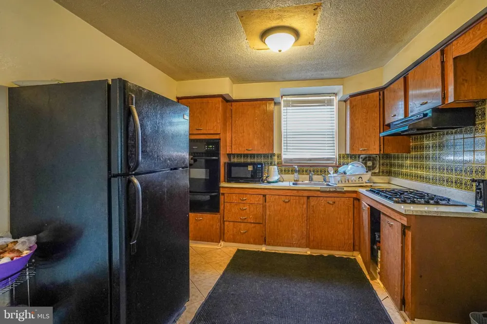 1728 BORBECK AVENUE Philadelphia, PA 19111
