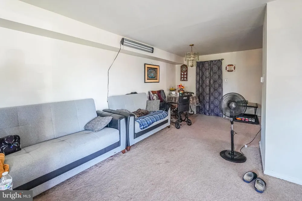 1728 BORBECK AVENUE Philadelphia, PA 19111