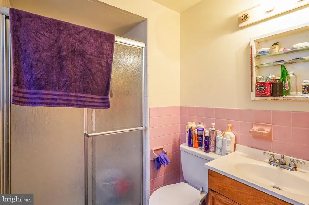 1728 BORBECK AVENUE Philadelphia, PA 19111