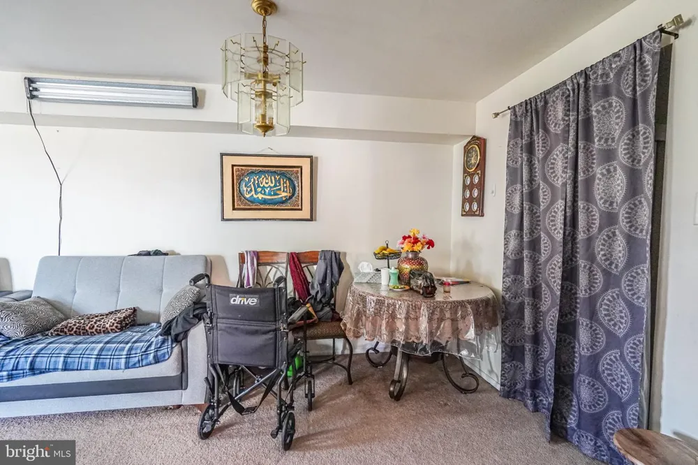 1728 BORBECK AVENUE Philadelphia, PA 19111