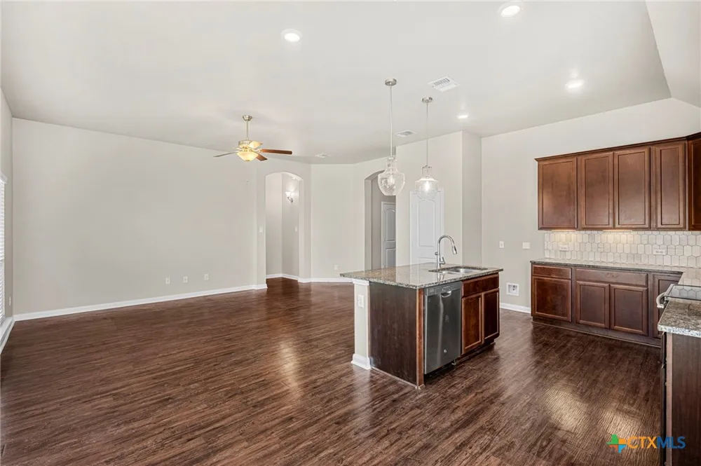 5338 Lancaster Drive Belton, TX 76513