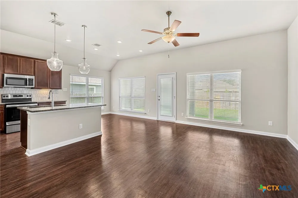 5338 Lancaster Drive Belton, TX 76513