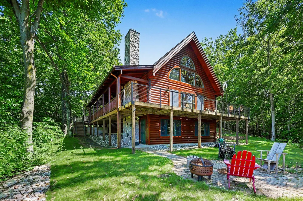 8584 W Woodridge Drive Mears, MI 49436