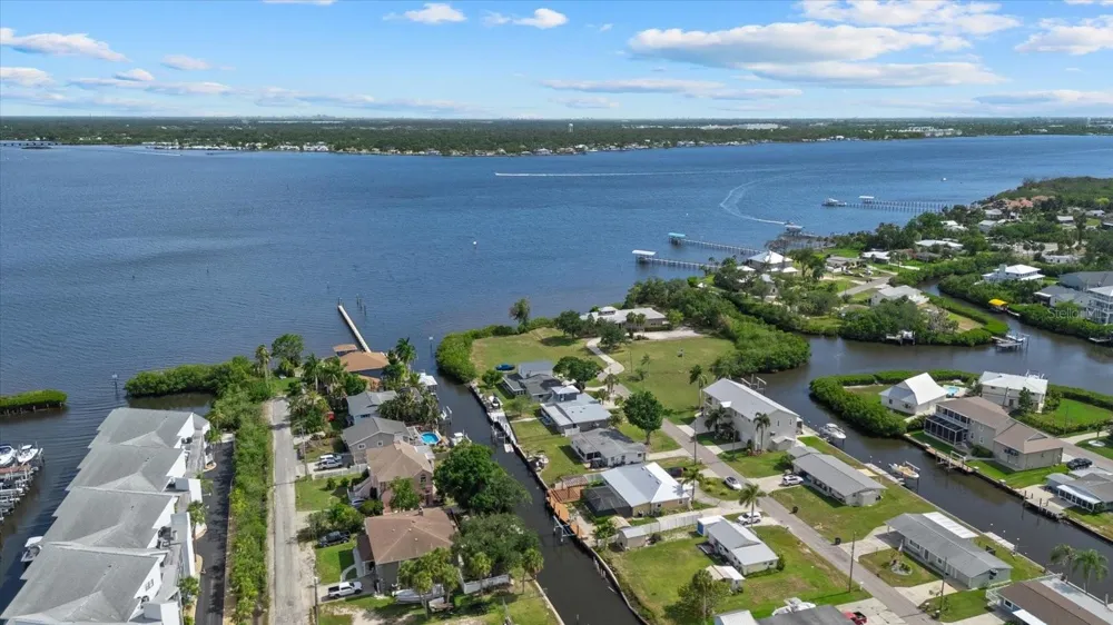 512 PALM AVENUE Ellenton, FL 34222