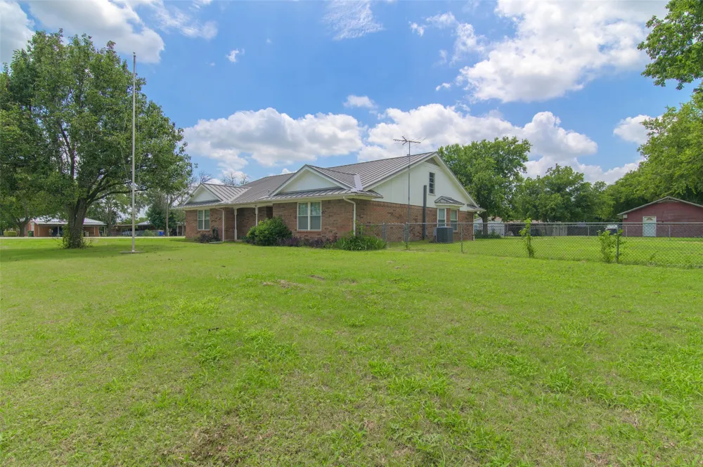 301 E 6th Street Krum, TX 76249