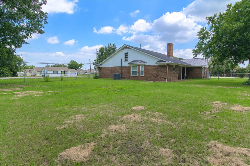 301 E 6th Street Krum, TX 76249