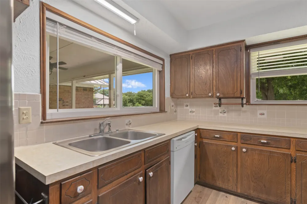301 E 6th Street Krum, TX 76249