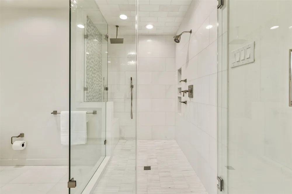 7431 Larchview Dallas, TX 75254