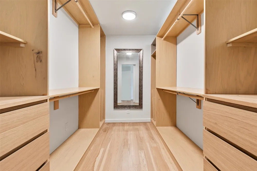 7431 Larchview Dallas, TX 75254