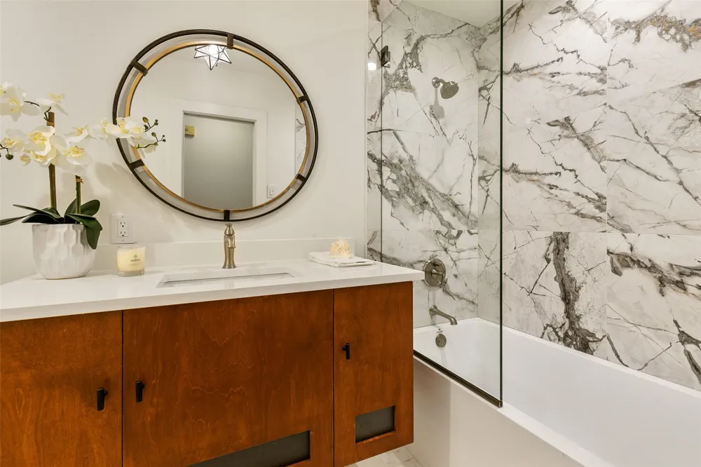7431 Larchview Dallas, TX 75254