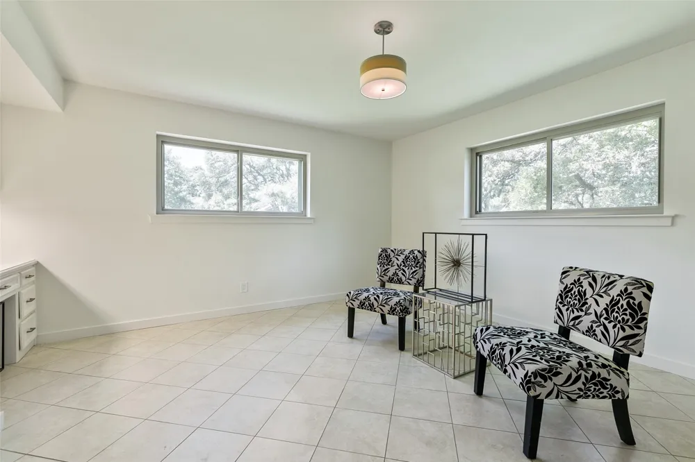 7431 Larchview Dallas, TX 75254