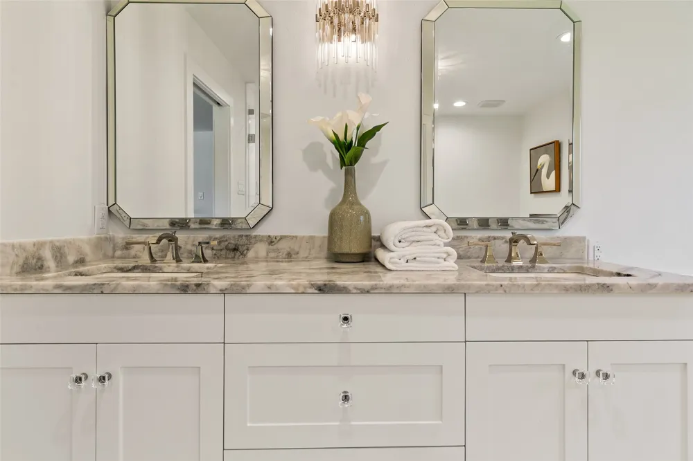 7431 Larchview Dallas, TX 75254