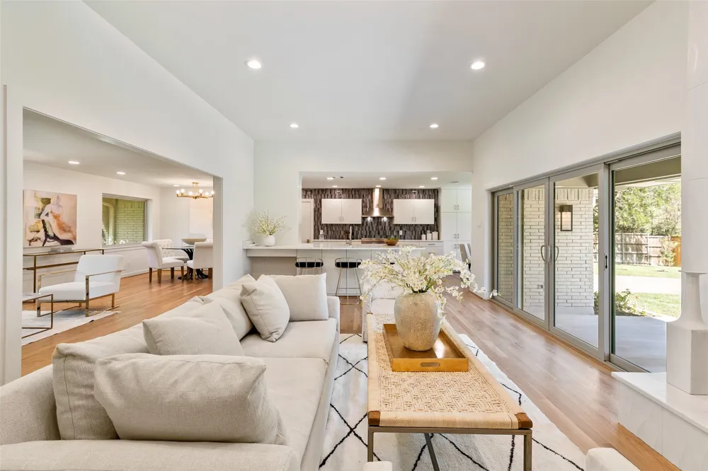 7431 Larchview Dallas, TX 75254
