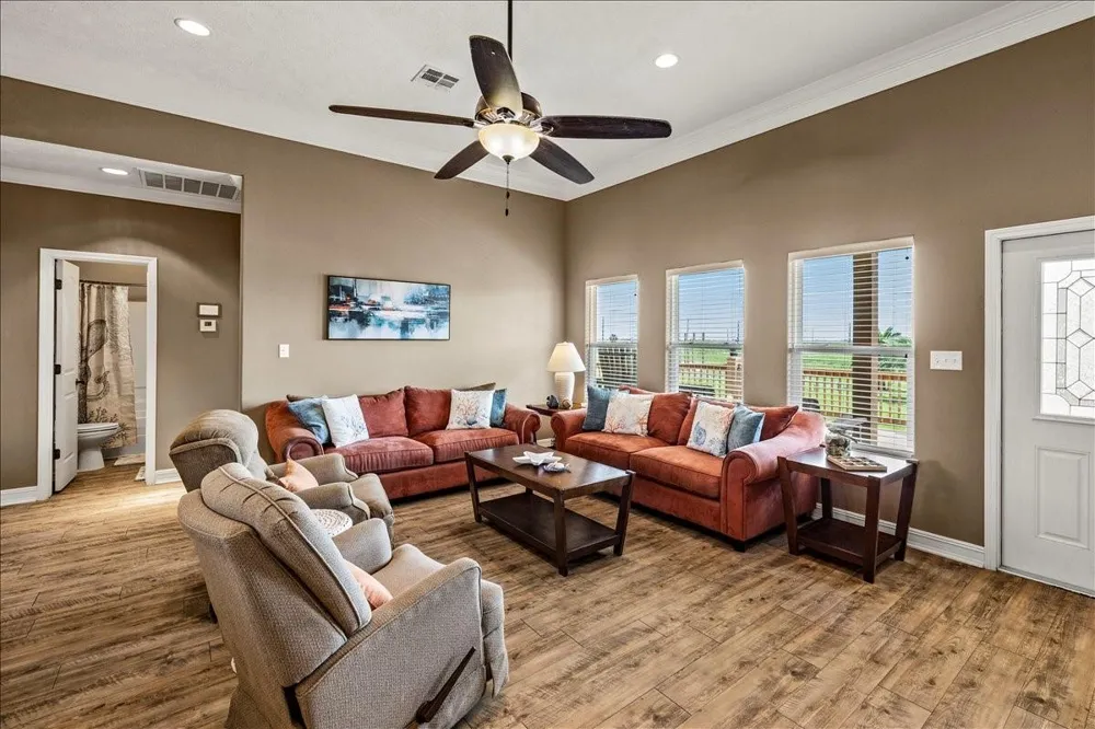 951 S Gateway Port Bolivar, TX 77650