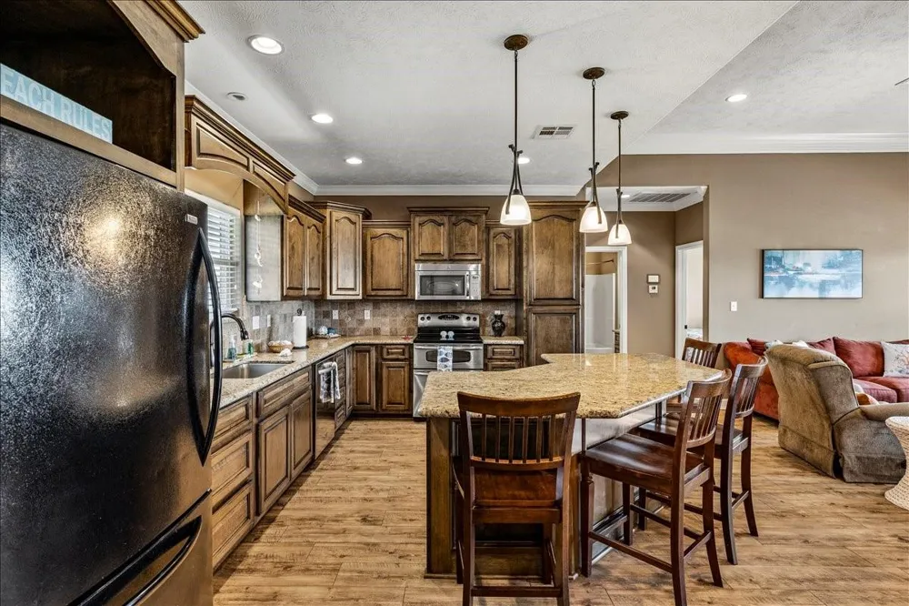 951 S Gateway Port Bolivar, TX 77650