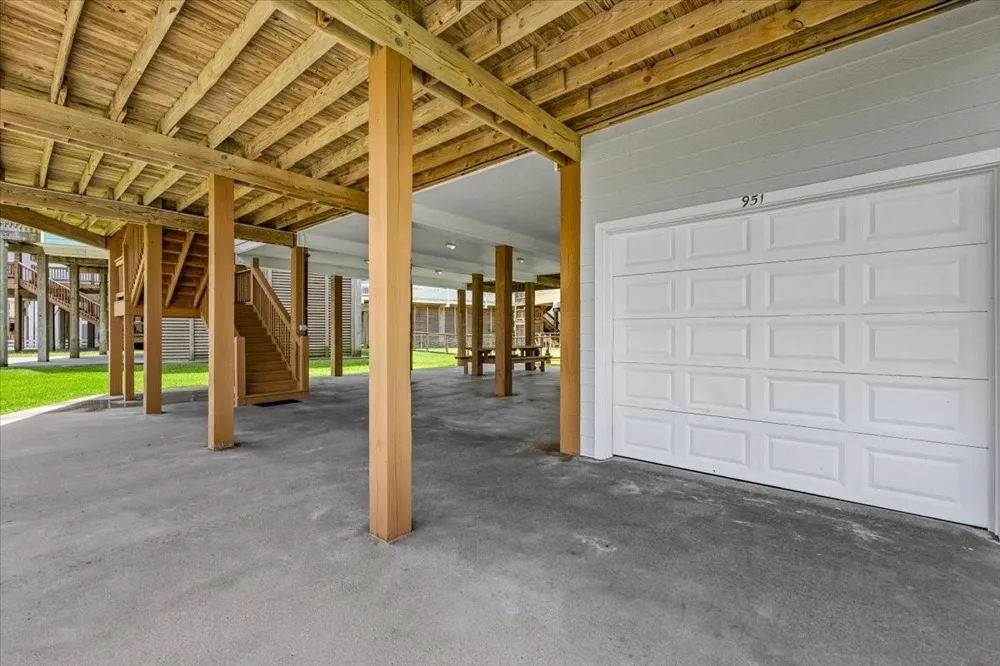951 S Gateway Port Bolivar, TX 77650