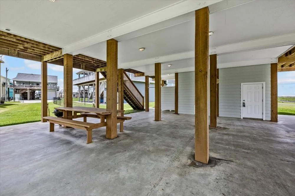 951 S Gateway Port Bolivar, TX 77650