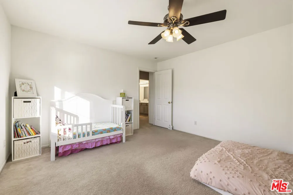 32610 Ridge Top Lane Castaic, CA 91384