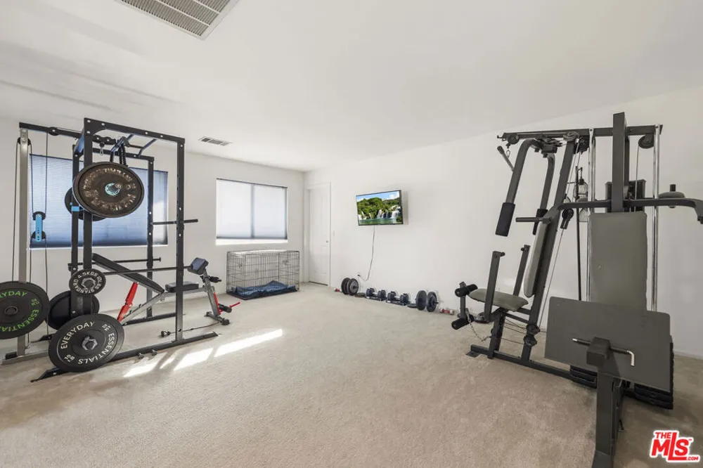 32610 Ridge Top Lane Castaic, CA 91384