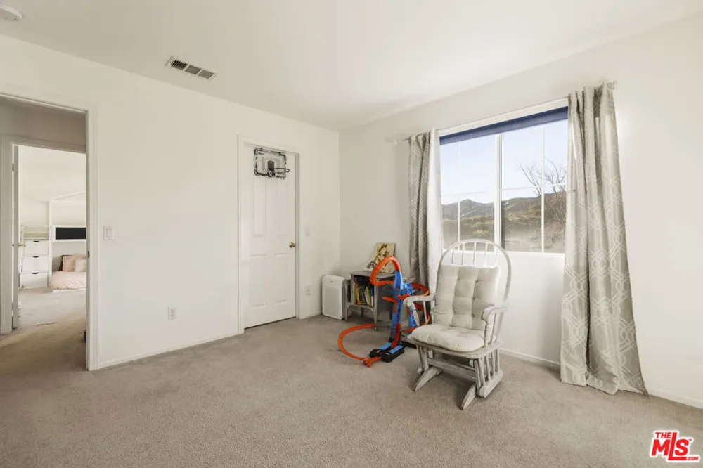 32610 Ridge Top Lane Castaic, CA 91384