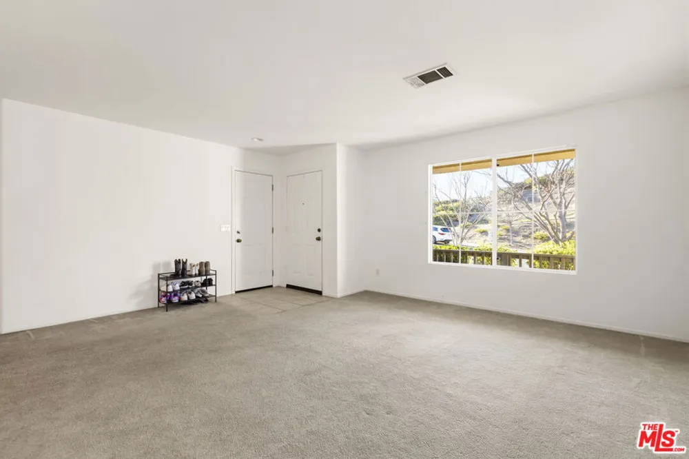 32610 Ridge Top Lane Castaic, CA 91384