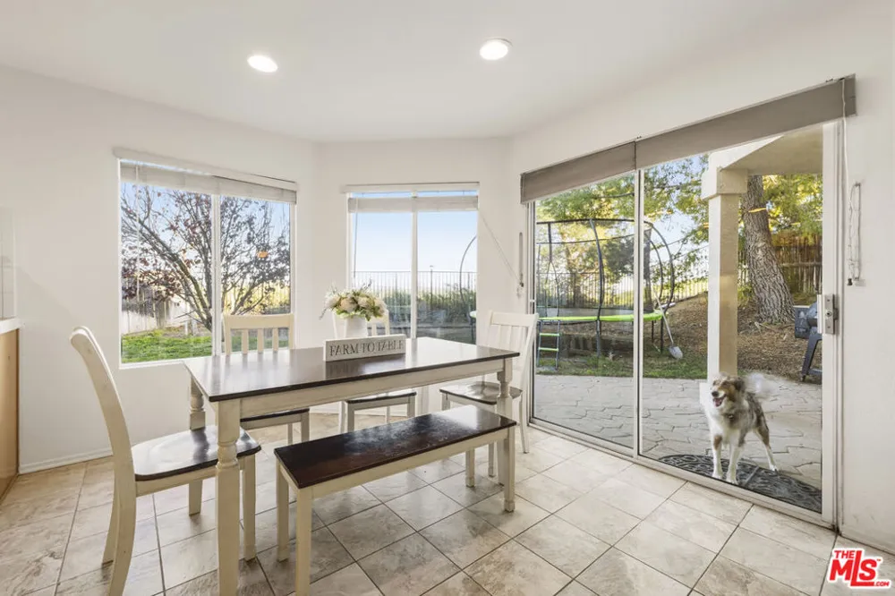 32610 Ridge Top Lane Castaic, CA 91384