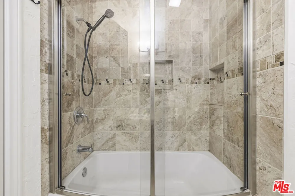 32610 Ridge Top Lane Castaic, CA 91384