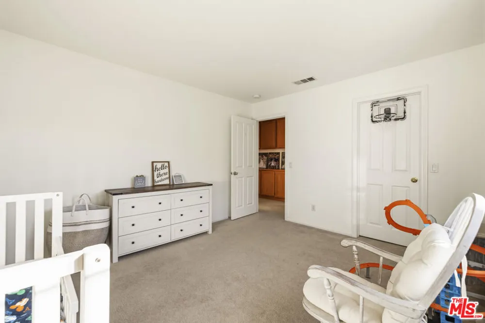 32610 Ridge Top Lane Castaic, CA 91384