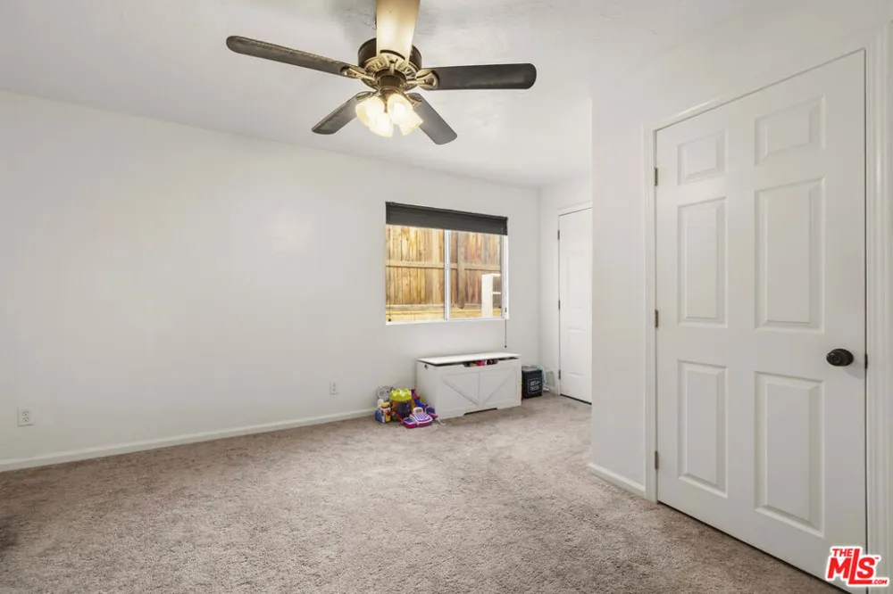 32610 Ridge Top Lane Castaic, CA 91384