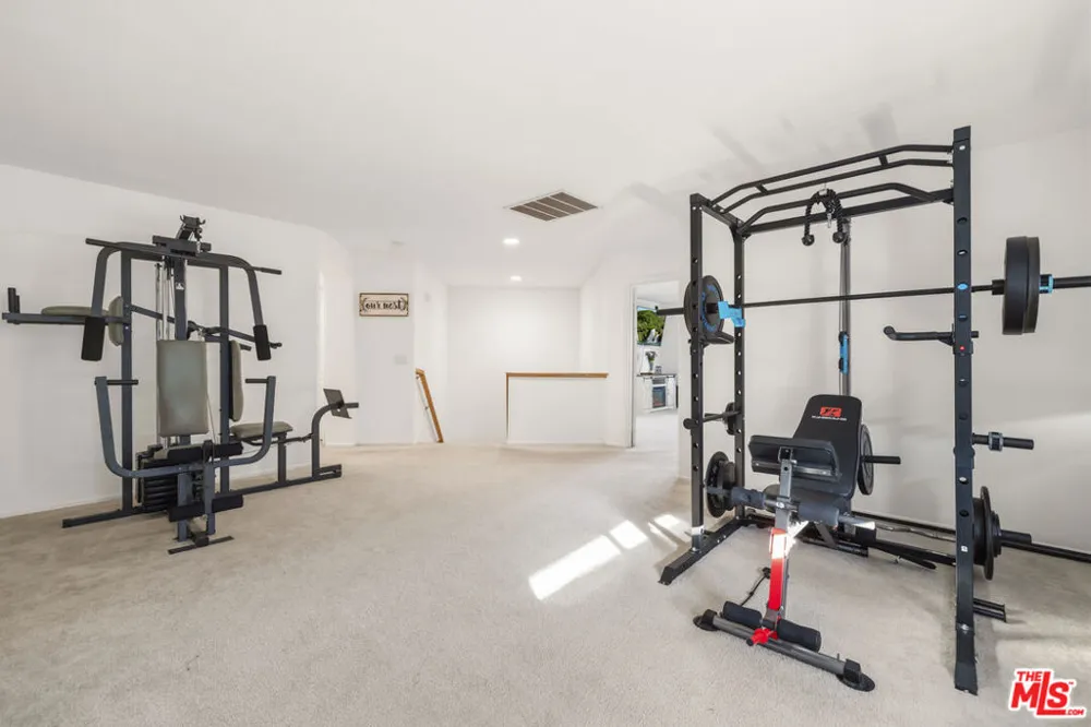 32610 Ridge Top Lane Castaic, CA 91384