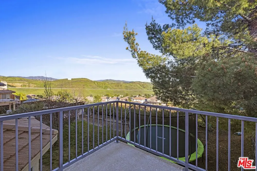 32610 Ridge Top Lane Castaic, CA 91384