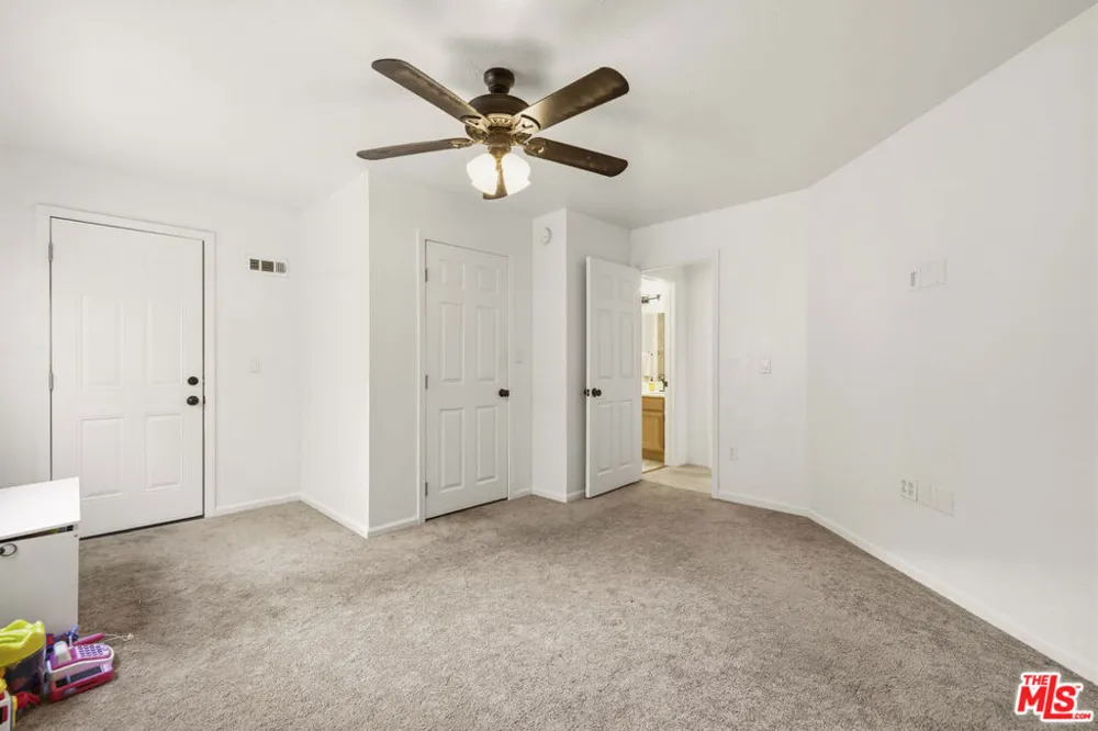 32610 Ridge Top Lane Castaic, CA 91384