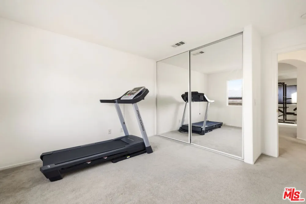 32610 Ridge Top Lane Castaic, CA 91384